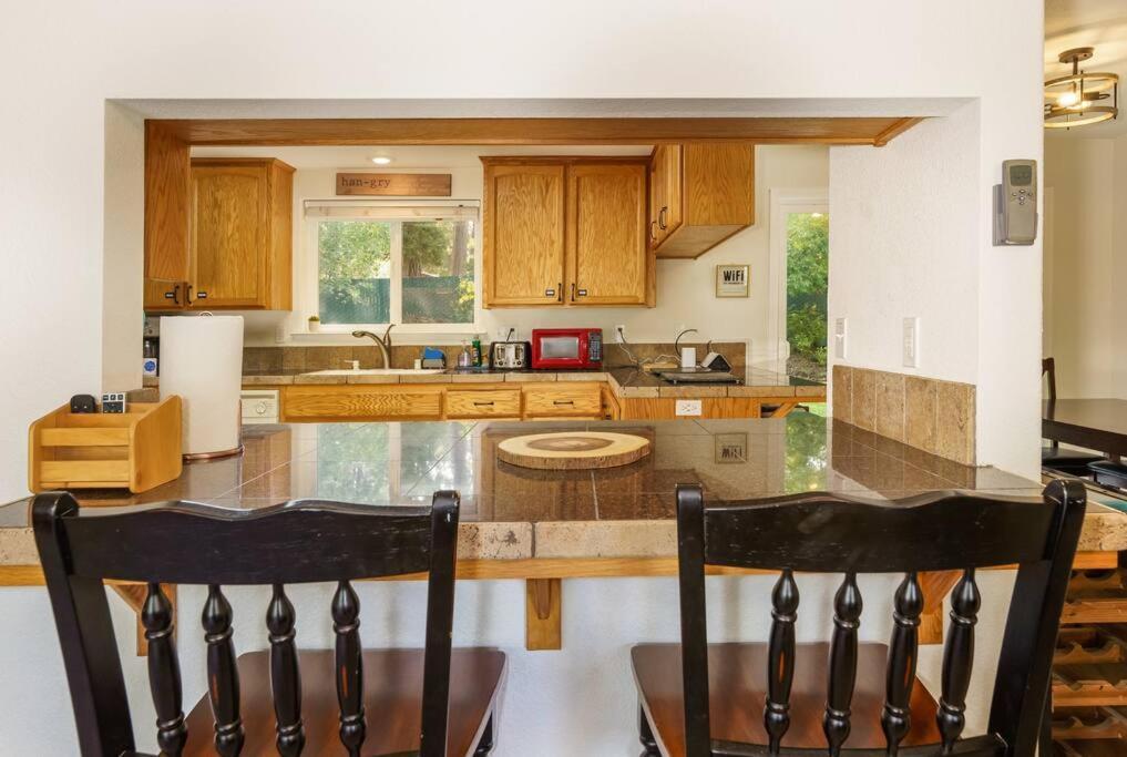 Acorn House - Charming House In Green Heaven With Pool Table With Lovely Backyard Oakhurst Exterior photo
