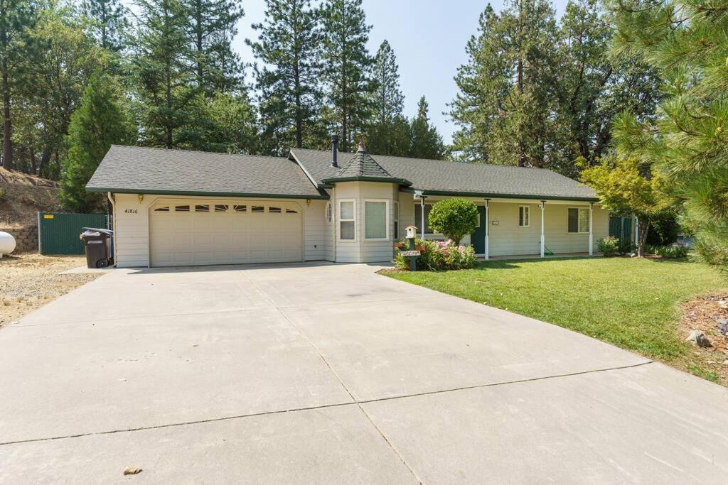 Acorn House - Charming House In Green Heaven With Pool Table With Lovely Backyard Oakhurst Exterior photo