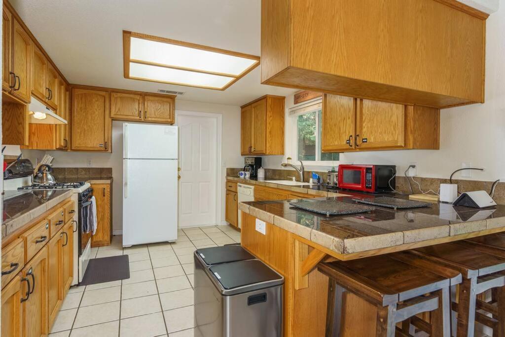 Acorn House - Charming House In Green Heaven With Pool Table With Lovely Backyard Oakhurst Exterior photo