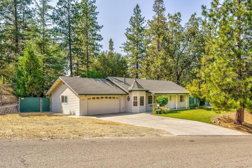 Acorn House - Charming House In Green Heaven With Pool Table With Lovely Backyard Oakhurst Exterior photo