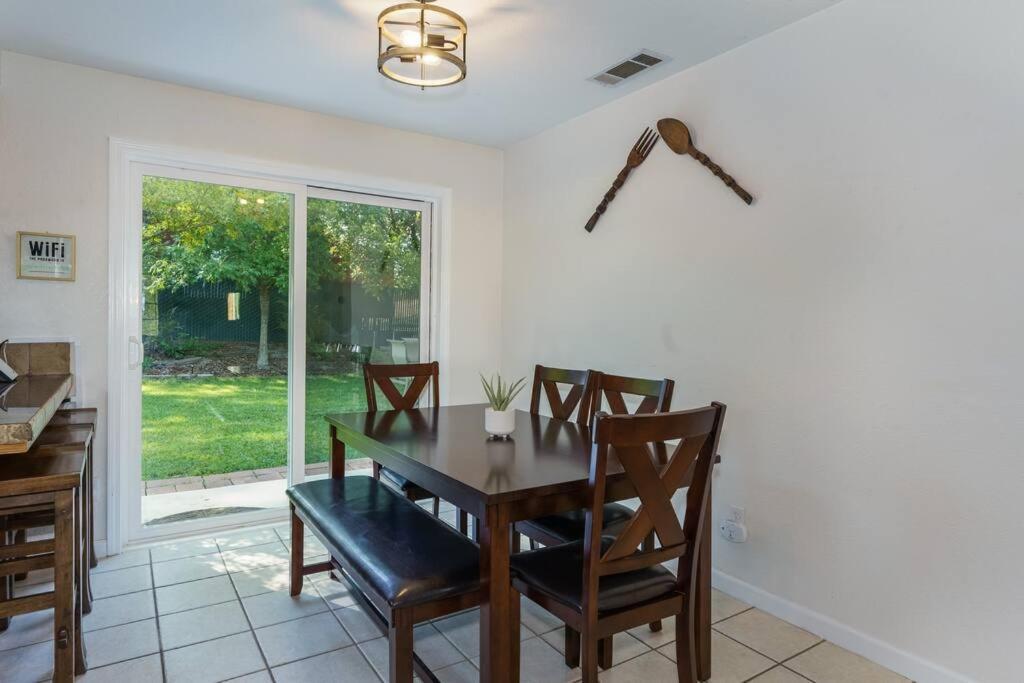 Acorn House - Charming House In Green Heaven With Pool Table With Lovely Backyard Oakhurst Exterior photo