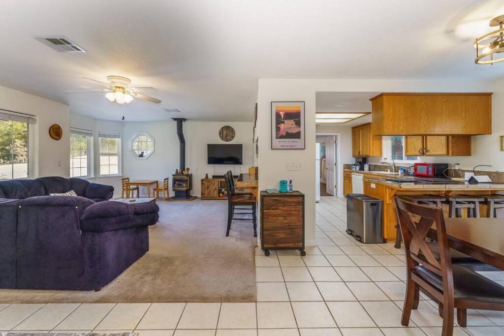 Acorn House - Charming House In Green Heaven With Pool Table With Lovely Backyard Oakhurst Exterior photo