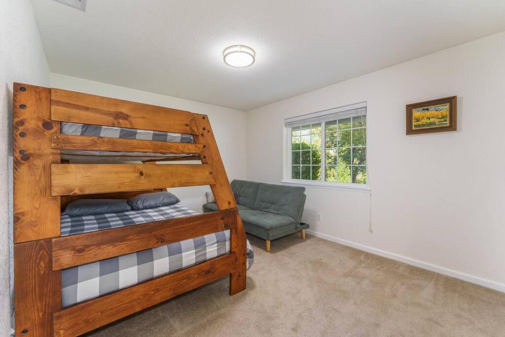 Acorn House - Charming House In Green Heaven With Pool Table With Lovely Backyard Oakhurst Exterior photo