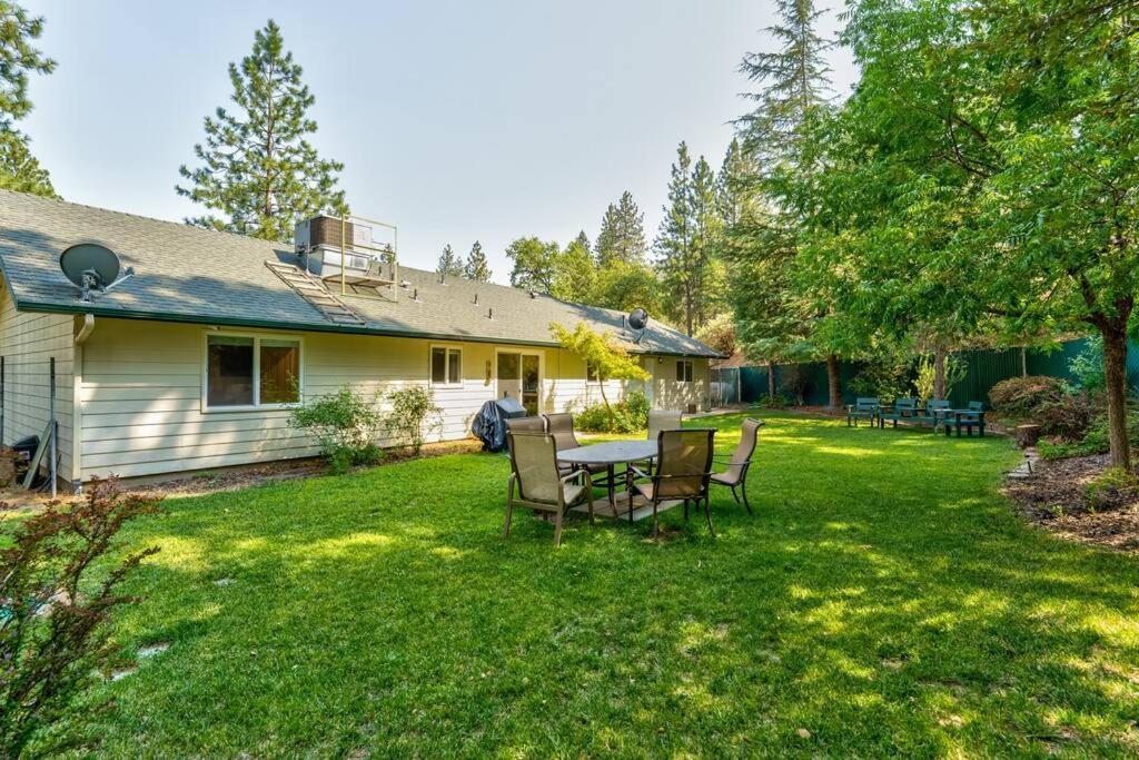 Acorn House - Charming House In Green Heaven With Pool Table With Lovely Backyard Oakhurst Exterior photo