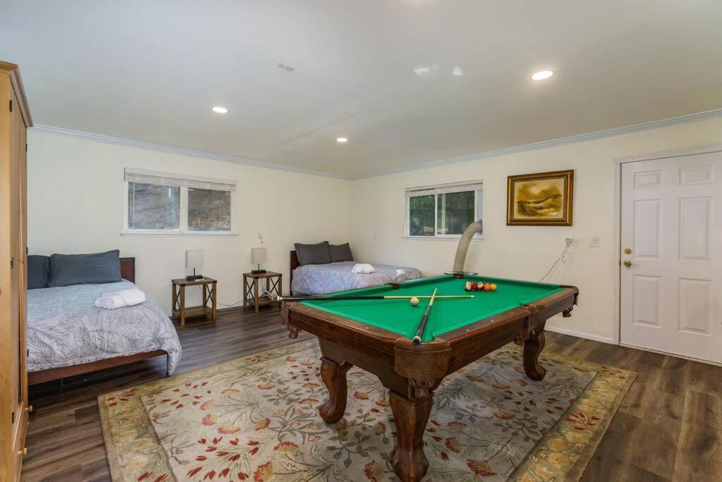 Acorn House - Charming House In Green Heaven With Pool Table With Lovely Backyard Oakhurst Exterior photo