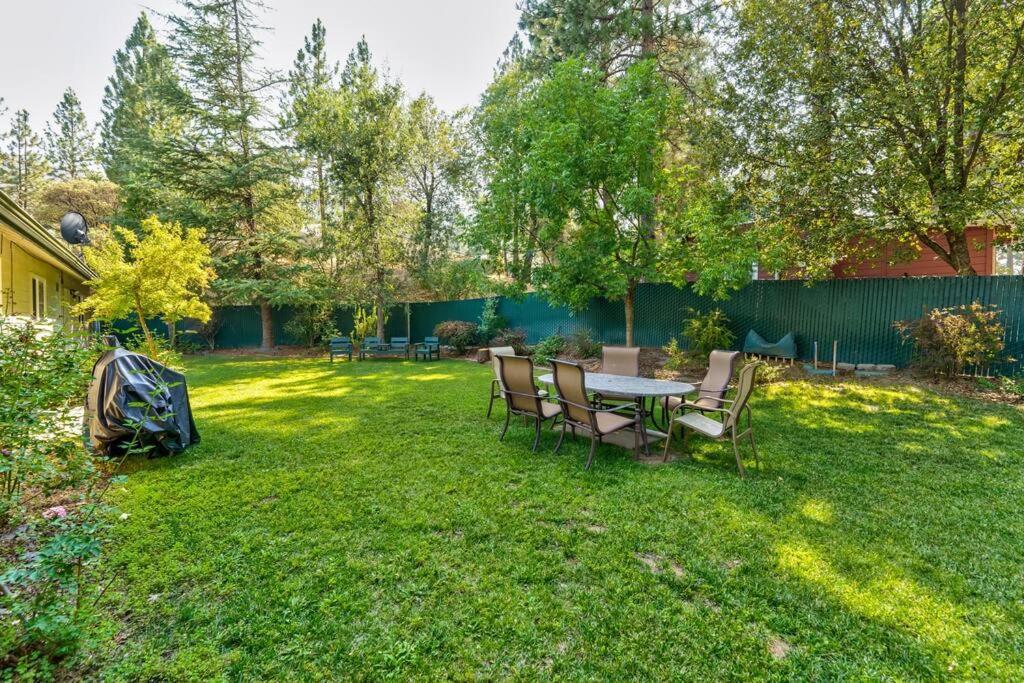 Acorn House - Charming House In Green Heaven With Pool Table With Lovely Backyard Oakhurst Exterior photo
